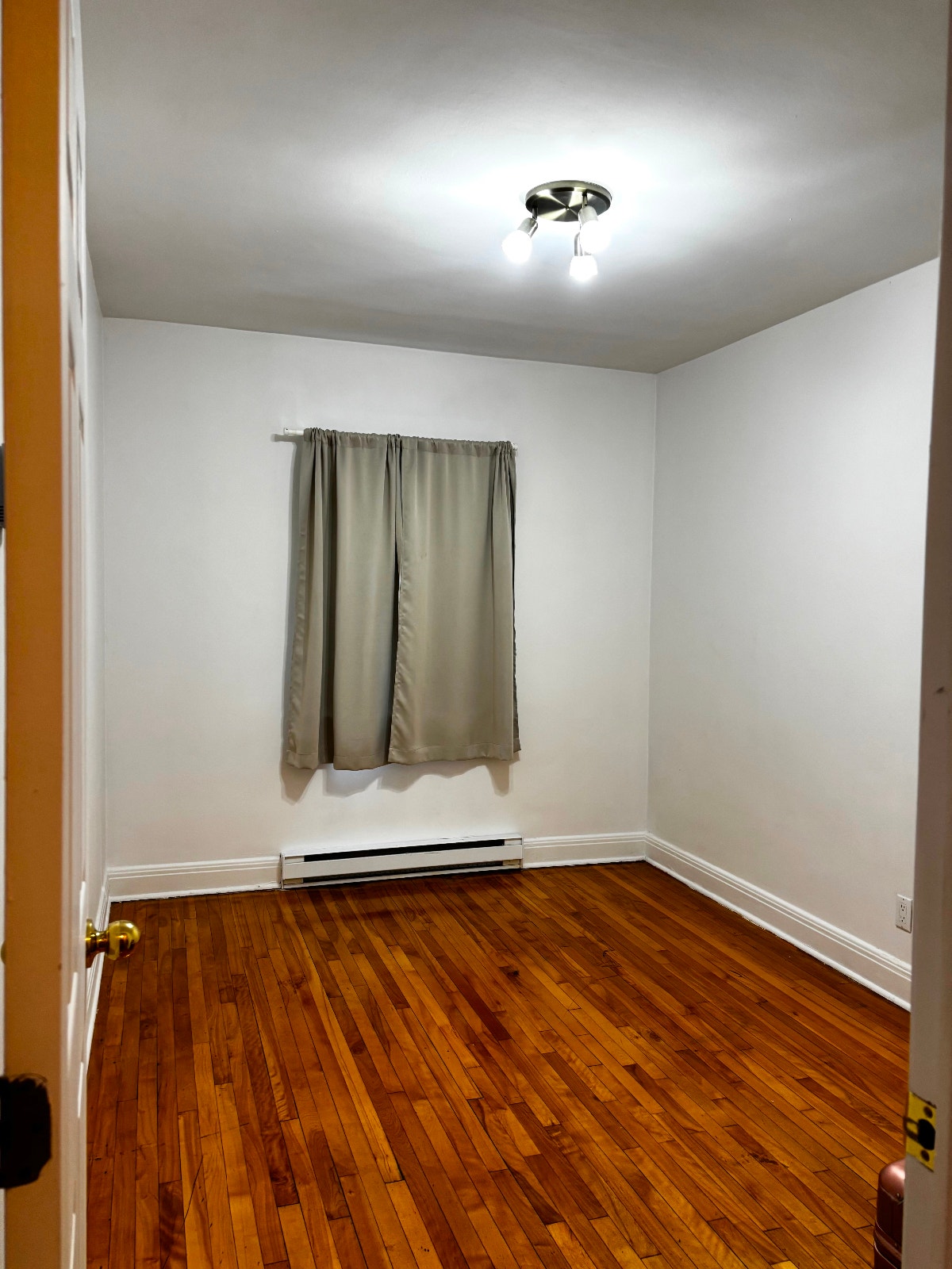 3 1/2 for Lease Transfer – Cession de bail – Near HEC & Udem — photo 3