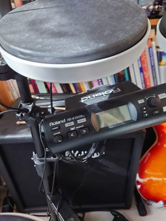 Roland TD-4 Electronic Drum Kit in Drums & Percussion in Kitchener / Waterloo - Image 4