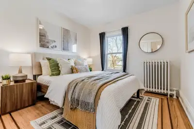 ATTENTION FEMALE TENNANTS AVAILABLE FEBRUARY/MARCH 1ST! Clean and quiet upscale home. Shared accommo...