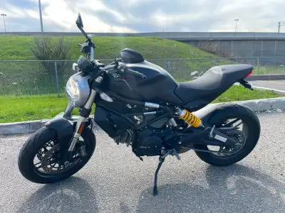 Single owner. Always kept indoors. Cash in hand to test. Hood and seat cover included. New battery a...