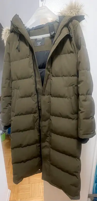 Aritzia TNA Long Winter Coat – Olive Green – Size S – $110 Downtown Toronto Never worn. Warm, high-q...