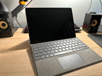 Surface Pro 8 - with Surface Pro Signature Keyboard and Slim Pen