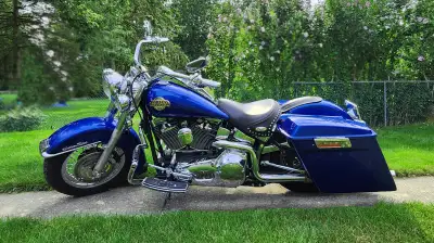 Looking for a serious head-turner? This 2000 Harley-Davidson Heritage Softail is a fully customized,...
