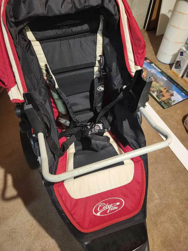 Baby Jogger City Elite stroller with lots of accessories inluded in Strollers, Carriers & Car Seats in Ottawa - Image 6