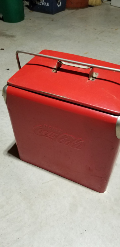 coca cola cooler in Arts & Collectibles in Mississauga / Peel Region