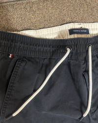 Tommy Hilfiger black jeans size M in good condition 