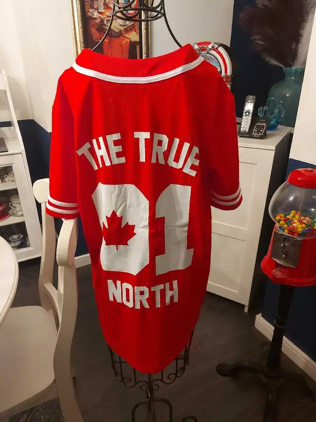 Canada jersey xs in Other in Calgary - Image 4