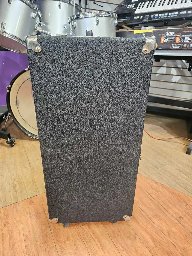 Peavey TNT 130 15" Bass Combo Amp in Amps & Pedals in City of Toronto - Image 8