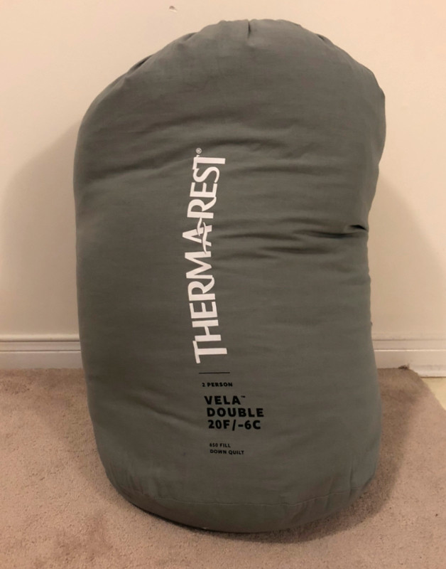 Thermarest Vela double down backpacking quilt -6C/20F in Fishing, Camping & Outdoors in Oshawa / Durham Region - Image 2