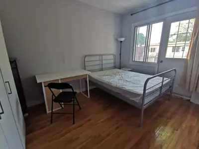 Room for rent for a girl/lady. Electricity, internet, and water included. Very quiet, clean, and goo...