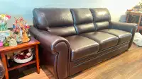 Couch - Sofa Lazyboy leather in mint condition