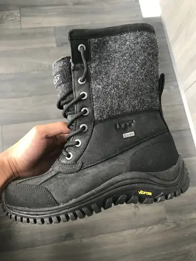 Women’s Uggs + Vibram Waterproof Boots Size 6.5, View more