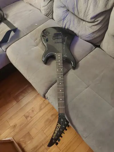 Guitare Kramer 300ST, View more