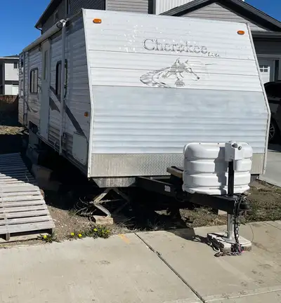 Second owners Used 2x a year Everything works great Hot water tank was replaced when we bought it. T...