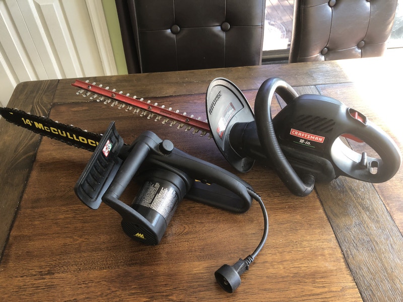 McCulloch 1.5 HP Pole Saw & Craftsman 18 in Hedge Trimmer Outdoor