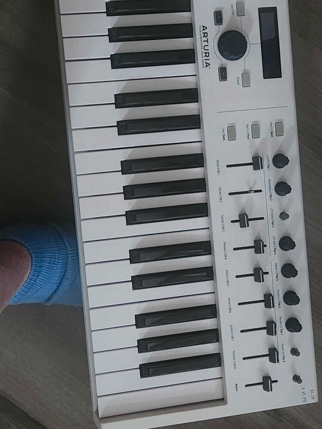 Arturia KeyLab 49 Keyboard Controller - White - in Pianos & Keyboards in Downtown-West End