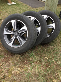 4 pneus d’été Bridgestone montés sur Mag Honda, numéro 23560R18