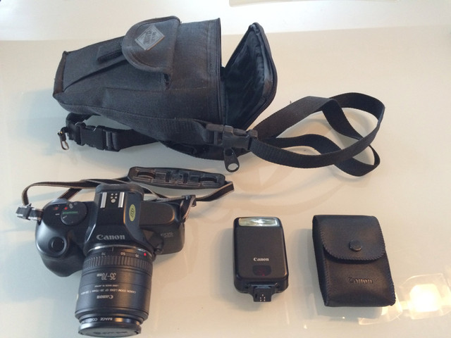appareil photo CANON EOS 850 / objectif 35-70 mm dans Appareils photo et caméras  à Longueuil/Rive Sud - Image 2