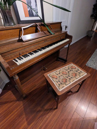 PIANO DROIT À DONNER / UPRIGHT PIANO TO GIVE AWAY