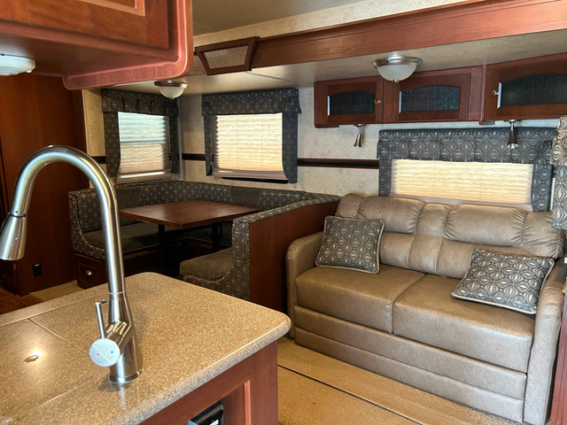 2015 Flagstaff Classic Super Lite Bunkhouse travel trailer in Travel Trailers & Campers in Edmonton - Image 4