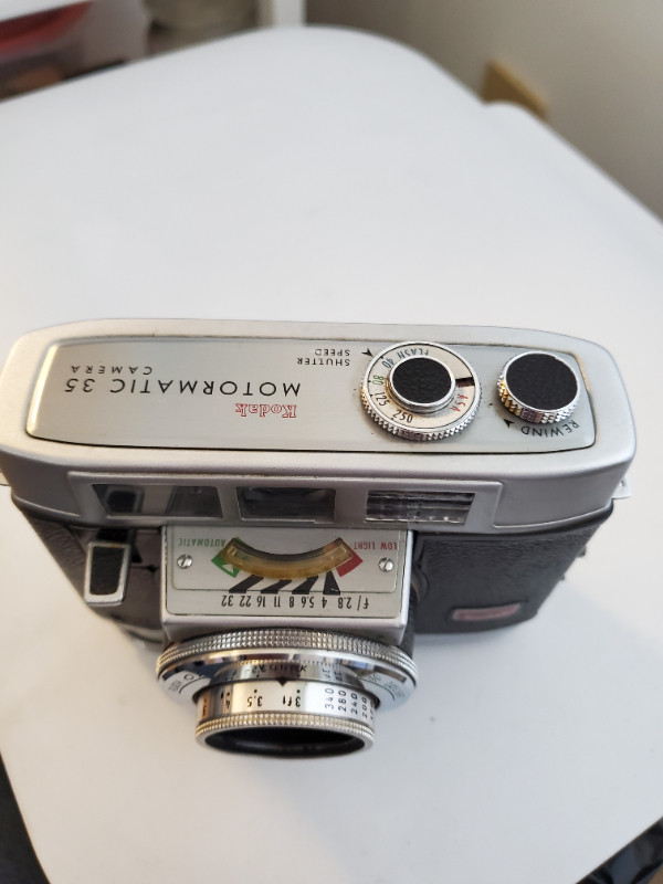 Vintage Kodak 35MM Film Camera and Flash adaptor. in Cameras & Camcorders in Leamington - Image 3