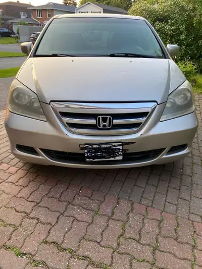 Honda Odyssey -2006 van in good running condition, selling as is for $ 4400.00. Please call to see t...