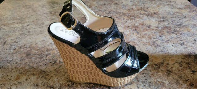 'Wedges' Pour Femmes  // Ladies 'Wedges' in Women's - Shoes in West Island - Image 3