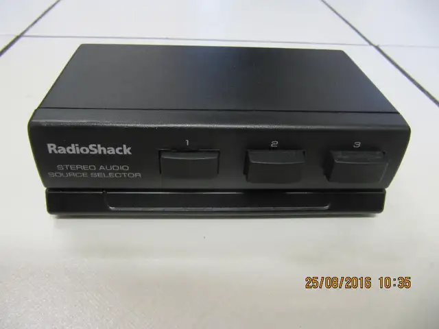 Vintage Radio Shack Model 42-2112 Stereo Audio Source Selector in Other in Mississauga / Peel Region - Image 2