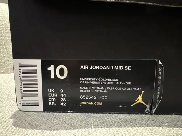 NIKE JORDAN MID SE SIZE 10 UNIVERSITY GOLD / BLACK in Men's Shoes in Markham / York Region - Image 4