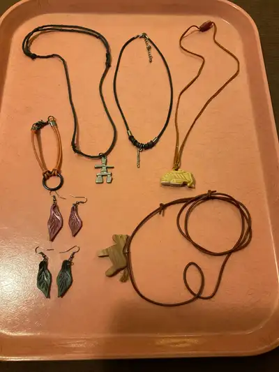 Pick up in Thornhill, nearest cross streets Bayview and Proctor. THERE ARE NO PRECIOUS OR SEMI-PRECI...