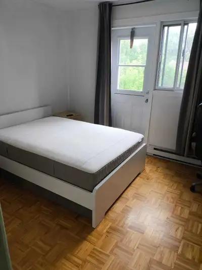 Room short period from now until 30august all included, near charlevoix station Chambre courte duree...