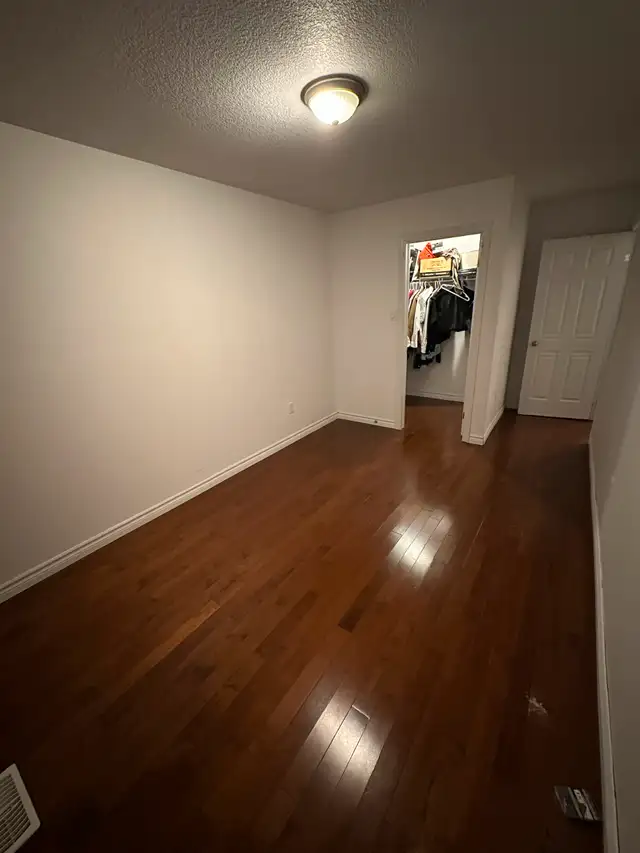 Big Closet Shared Bathroom62865716632578123