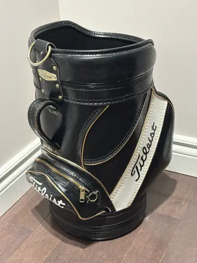 New Price!! TITLEIST Den Caddy Golf Bag, View more