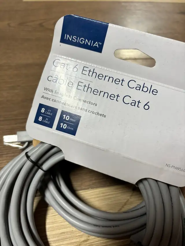 Insignia 2.4m (8 ft.) Cat6 Ethernet Cable - Grey in Cables & Connectors in Cambridge - Image 4