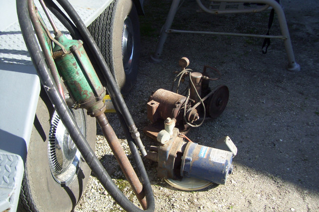 Antique Air Comppresor ,Antique Gas Pump,Jacuzzi Water Pump in Arts & Collectibles in City of Toronto