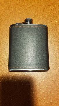 Leather wrapped 7oz flasks (Brand New)