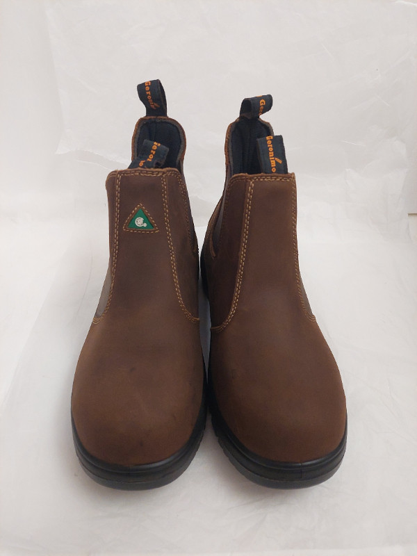 Open Box - CSA Approved Men's Safety Chelsea Work Boots Size 9 in Men's Shoes in City of Toronto