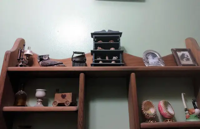 Wooden Shelf and Miniatures in Home Décor & Accents in Mississauga / Peel Region - Image 5