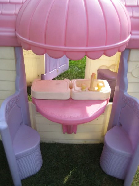Barbie indoor/outdoor full size house in Toys & Games in Oakville / Halton Region - Image 2