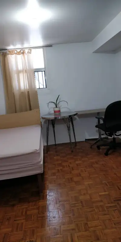 Located in the heart of downtown seconds away from universities /colleges, entertainment, restaurant...