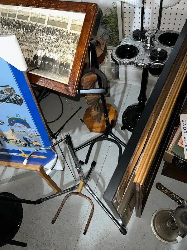 8 FOLD UP MUSIC INSTRUMENT / GUITAR STANDS in Other in Mississauga / Peel Region - Image 7