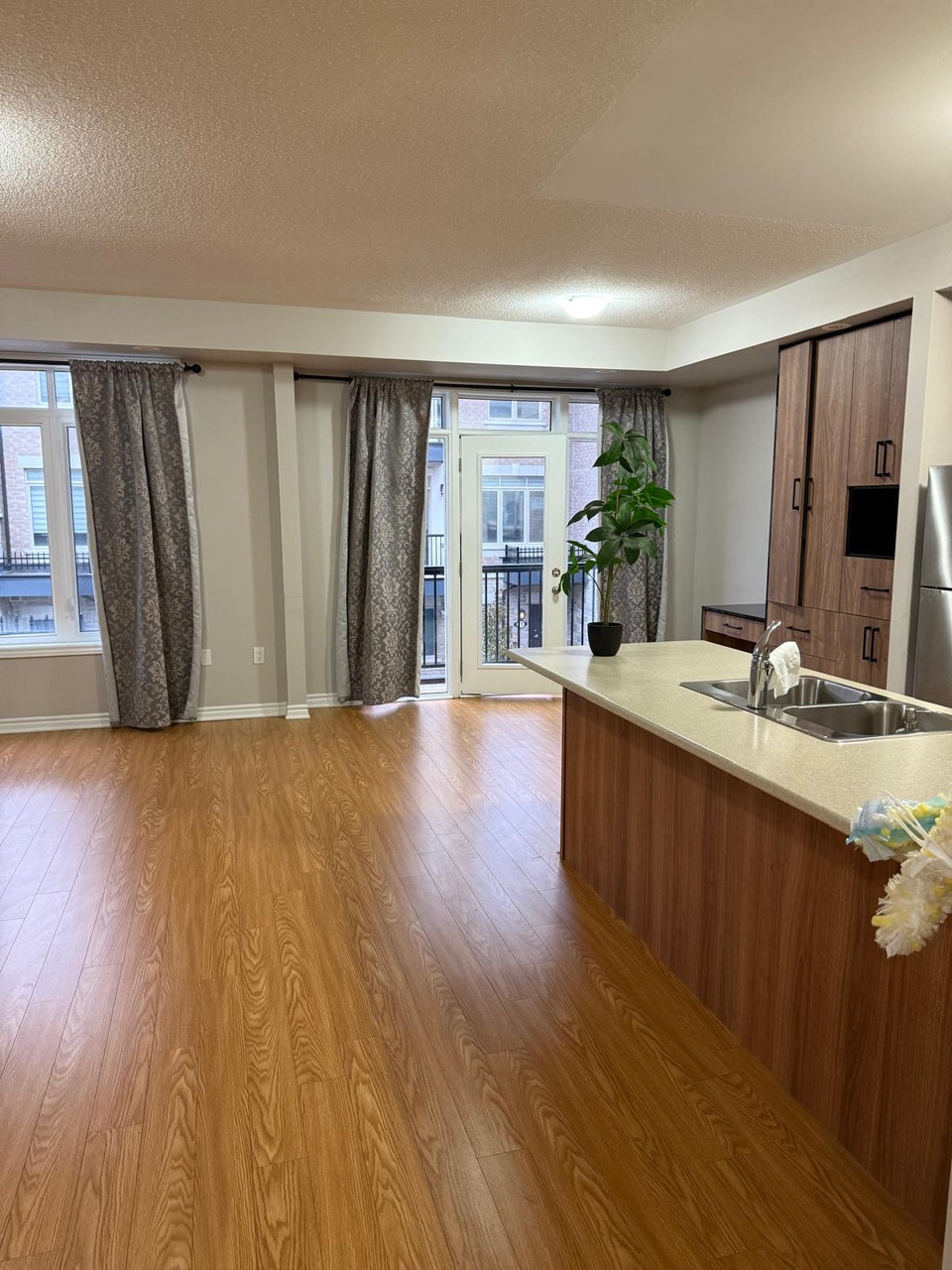 3 Bedroom Townhouse in Caledon for Rent 2
