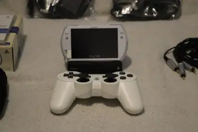 Psp go white, View more