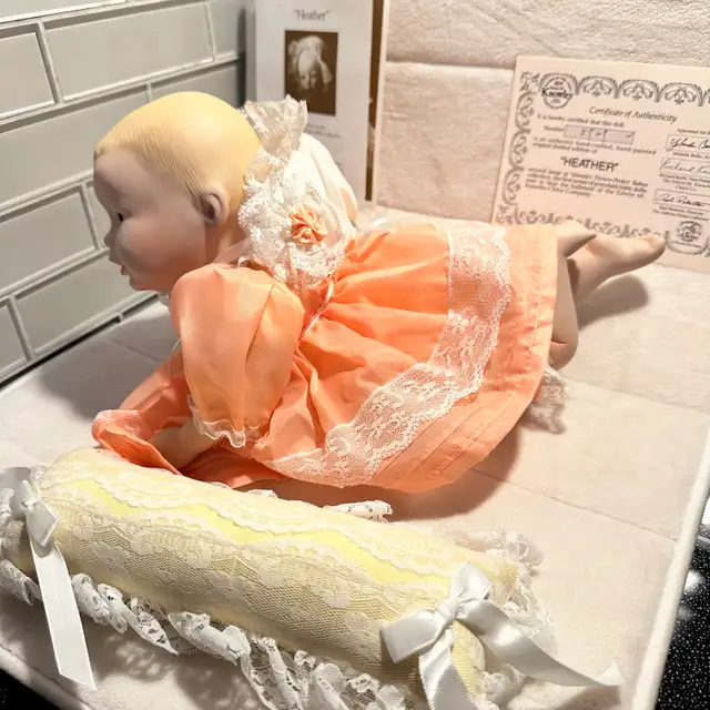 baby Heather with original pillow and certificate. in Arts & Collectibles in Oshawa / Durham Region - Image 9