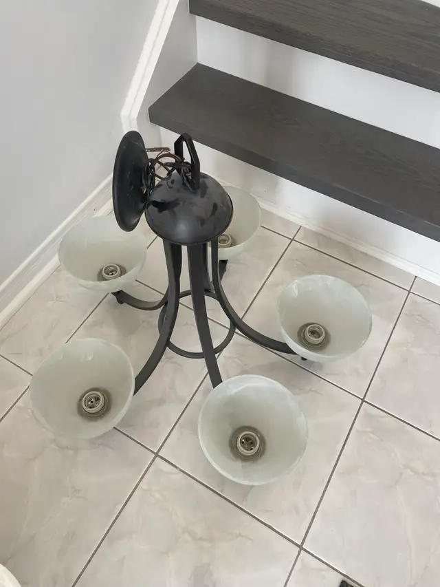 Lights fixture  in Electrical in Oshawa / Durham Region - Image 2