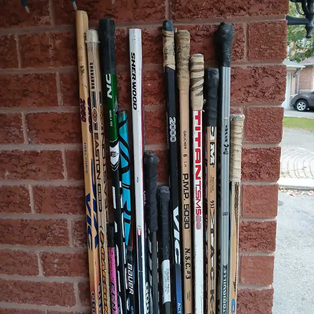Various Size Hockey Sticks in Hockey in City of Toronto - Image 3