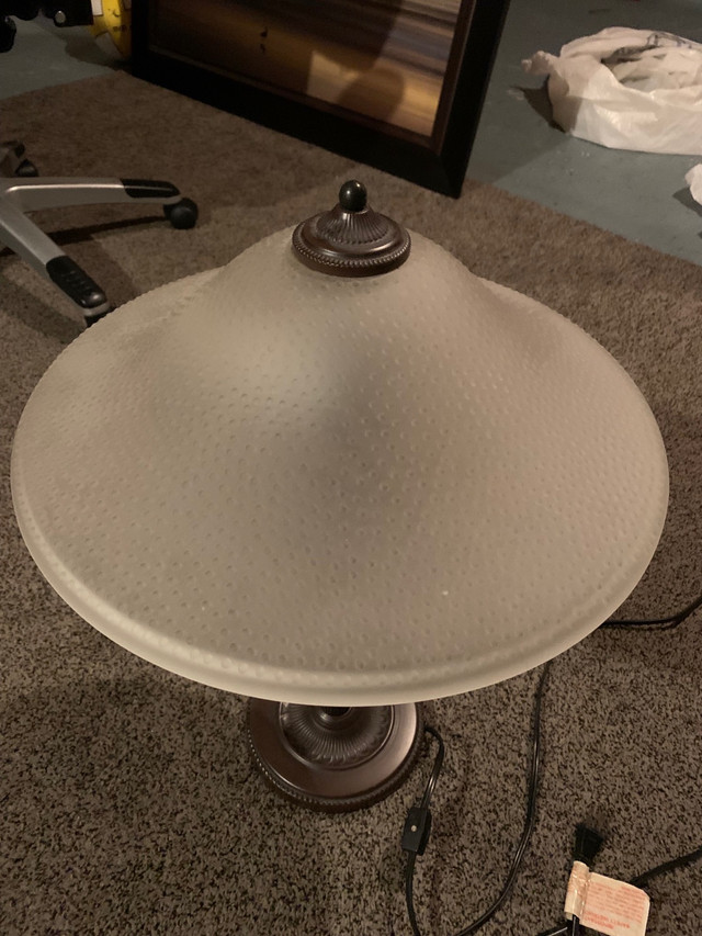 ONLY $25! TABLE LAMP-ALMOST NEW! METAL/GLASS/WOOD-PERF. COND. in Indoor Lighting & Fans in City of Toronto - Image 3