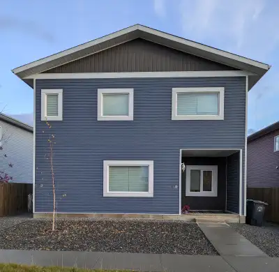 3 Bedroom/2.5 Bathroom family house available for RENT Preferable September 1st, located at Whistle...