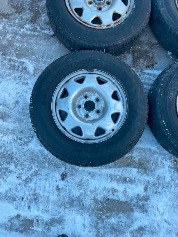 (4) 205/70R15 Allseason Tires on CRV Wheels in Tires & Rims in Winnipeg - Image 2