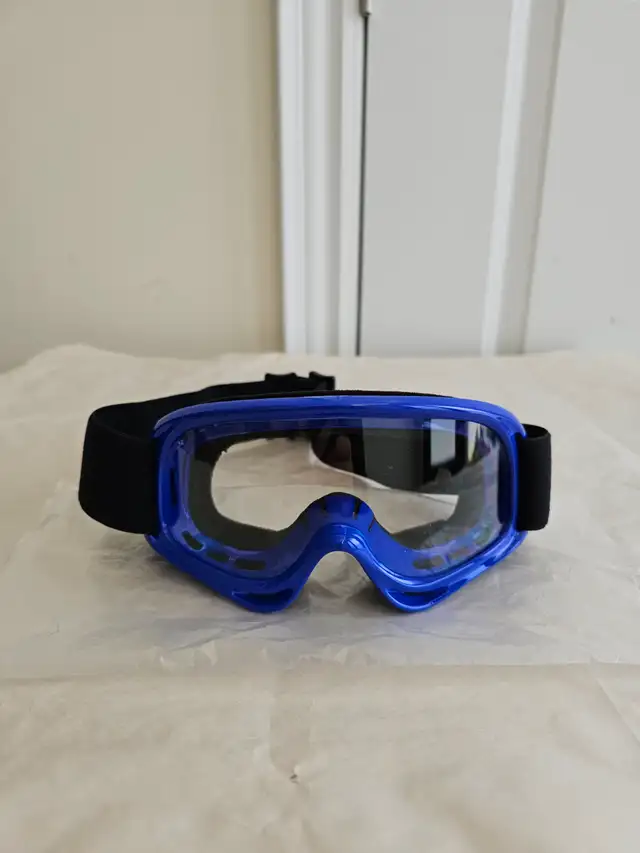 Bmx Mtb Bike Riding Glove For age 6-14 $10,  Sports Goggle $8 in Other in Markham / York Region - Image 5